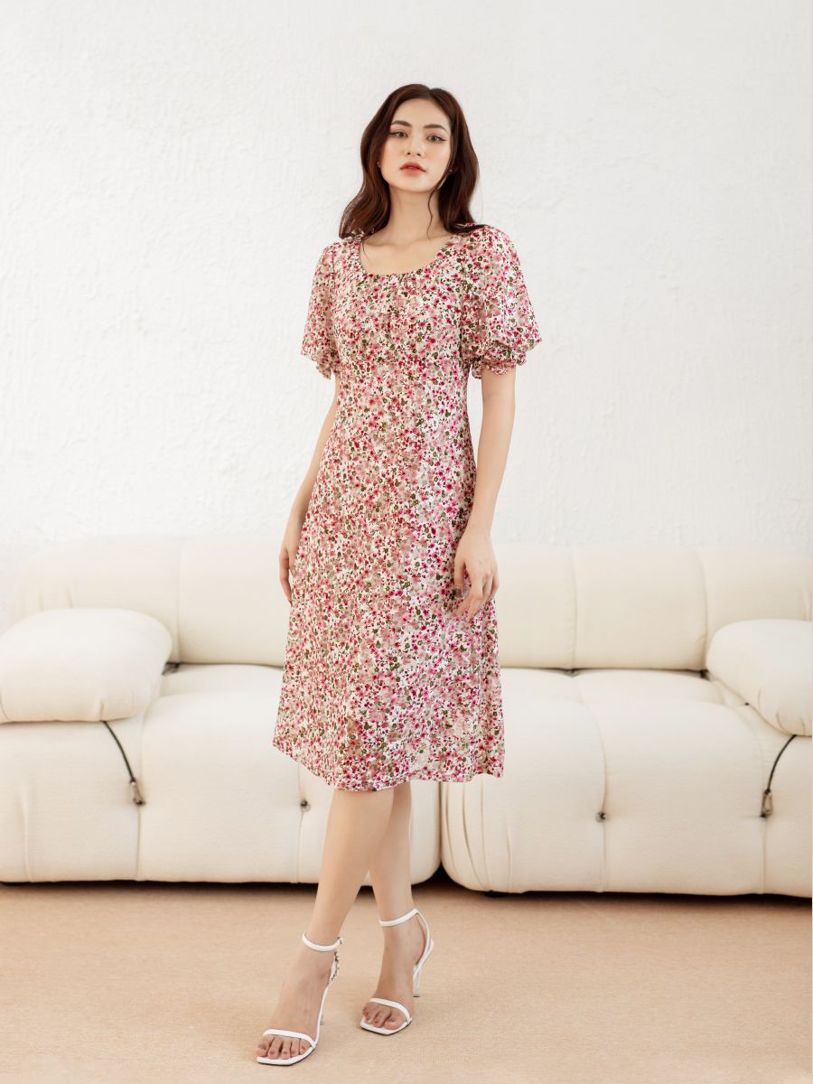 Đầm ren cổ vuông , tay phồng họa tiết hoa nhí xinh xắn 0657/1.381