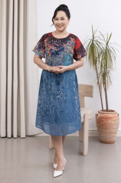 Hạnh Đầm suông cổ tròn in họa tiết sắc màu đại dương , tay ngắn 1623/5.308