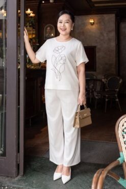 Hạnh Bộ quần thêu hoa hồng nhẹ nhàng,  tay ngắn 3413/4.592
