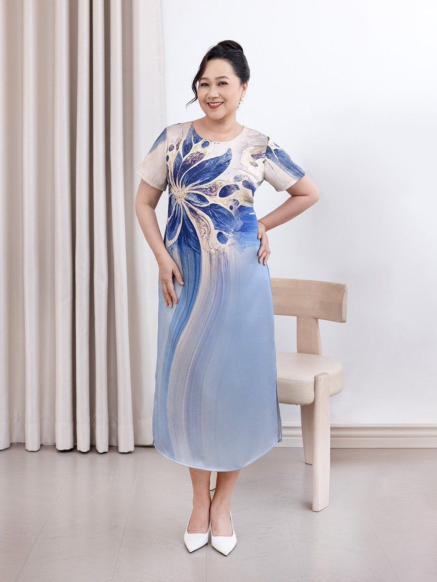 Hạnh Đầm suông cổ tròn họa tiết hoa uyển chuyển trong nước tay ngắn, xẻ tà 2 bên 5602/5.279